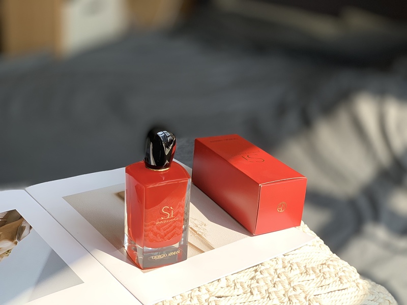 BEN-042 (GIORGIO ARMANI SÌ PASSIONEc) fragrance bottle